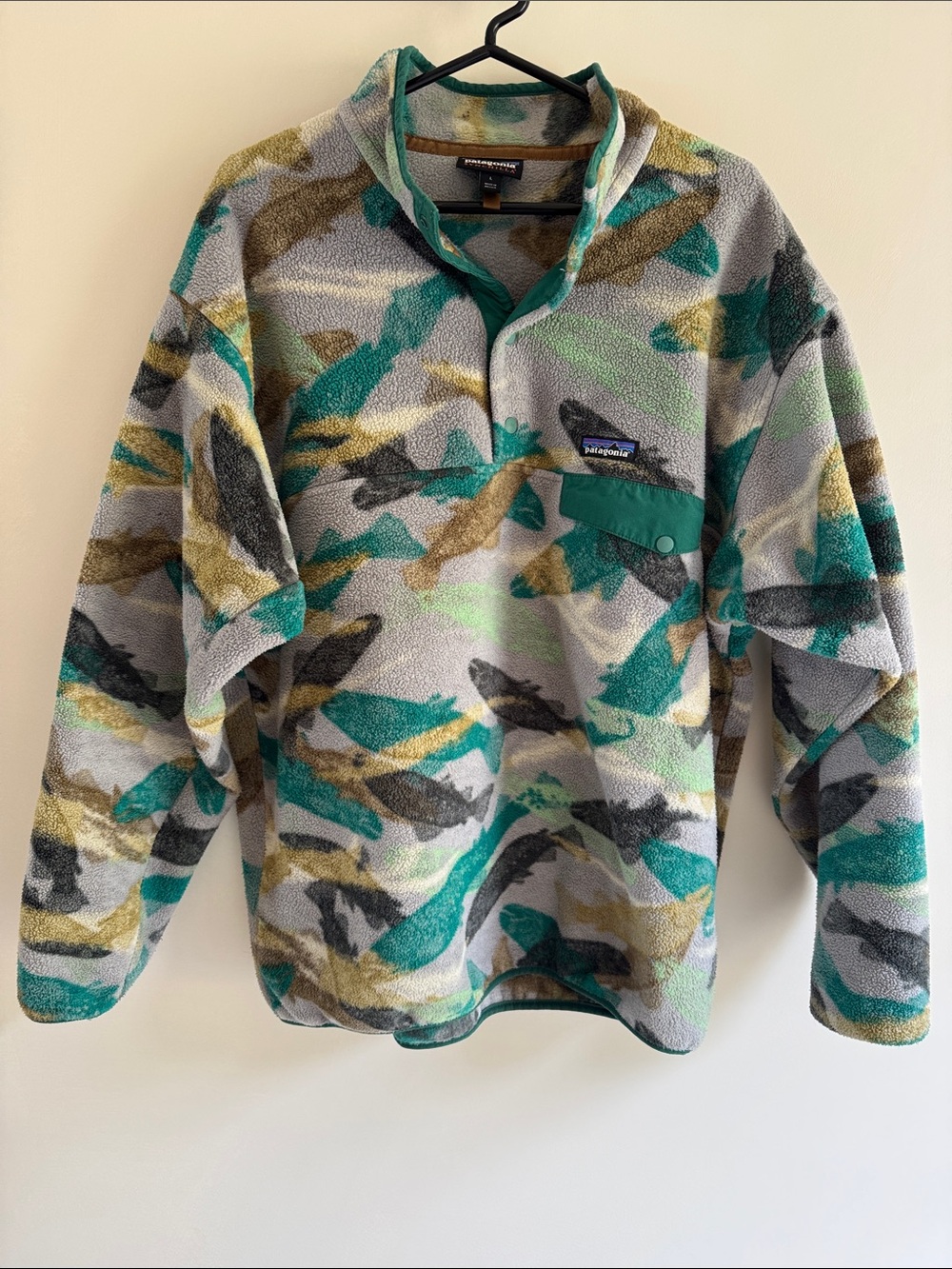 patagonia synchilla size large trout tails fish